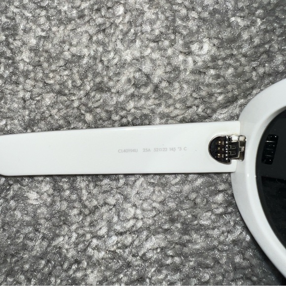 Celine triomphe sunglasses white oval gold hardware - Picture 5 of 5